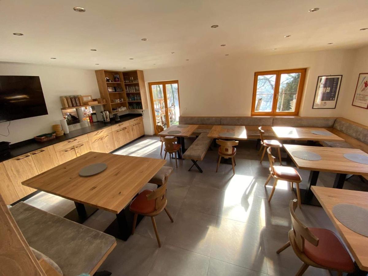 Haus Tirol Acomodação com café da manhã Leogang Exterior foto
