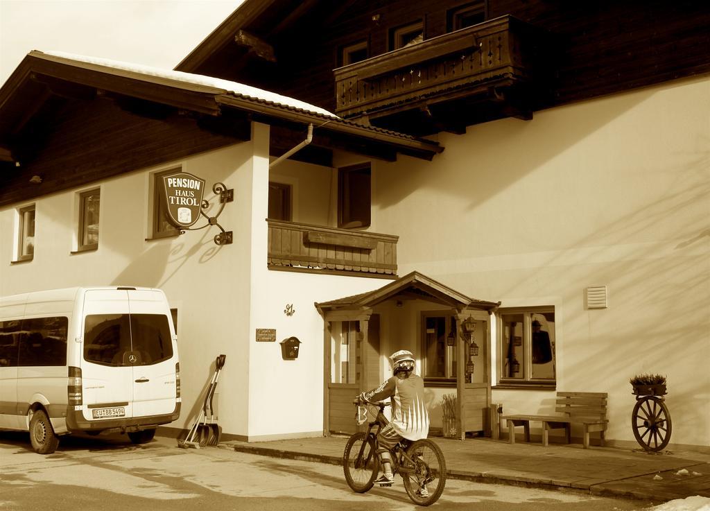 Haus Tirol Acomodação com café da manhã Leogang Exterior foto