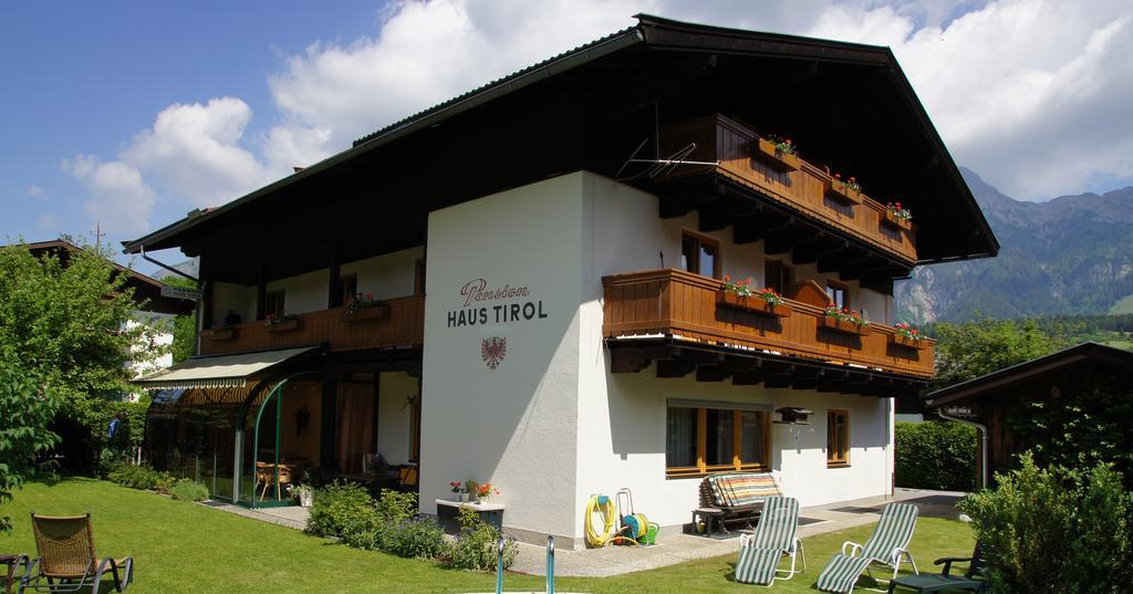 Haus Tirol Acomodação com café da manhã Leogang Exterior foto