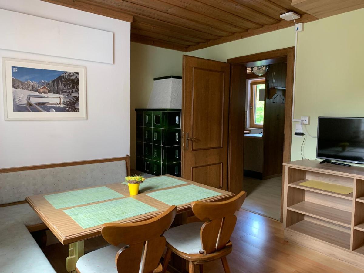 Haus Tirol Acomodação com café da manhã Leogang Exterior foto